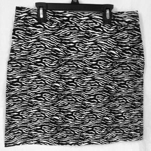 ⚫⚪ Black & White Print Skirt ⚪⚫